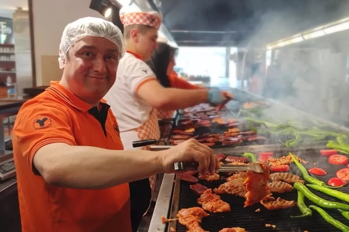 Köfteci Yusuf'tan tartışma yaratan karar! Müşterileri ikiye bölündü