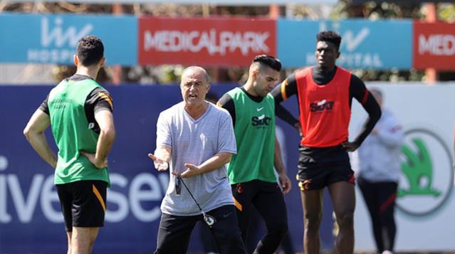 Kötü sonuçlara tahammülü kalmayan Fatih Terim, idmanda takıma patladı