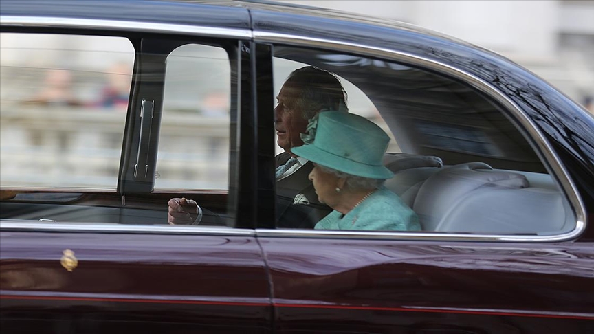 Kraliçe Elizabeth'in oğlu Charles 
