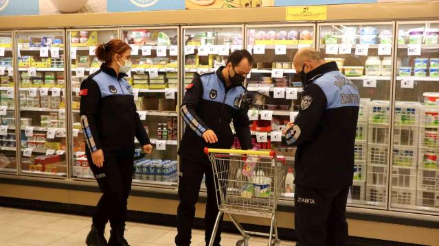 Marketlerde denetimler sıkılaşıyor! Raf ve kasa arasında fiyat farkı çıkan işletmeler yandı