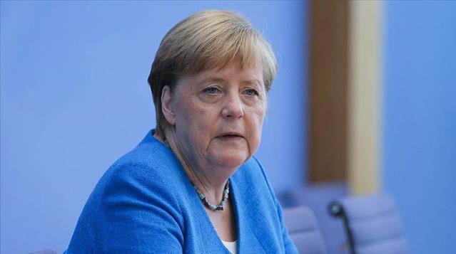 Merkel, İsrail'i hedef alan roket saldırılarını 