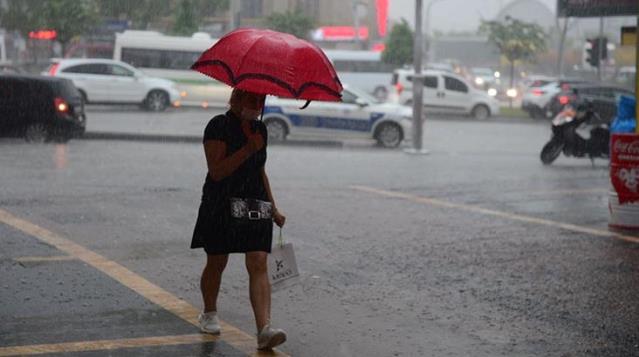 Meteoroloji'den 4 bölgeye ve 3 ile kuvvetli yağış uyarısı