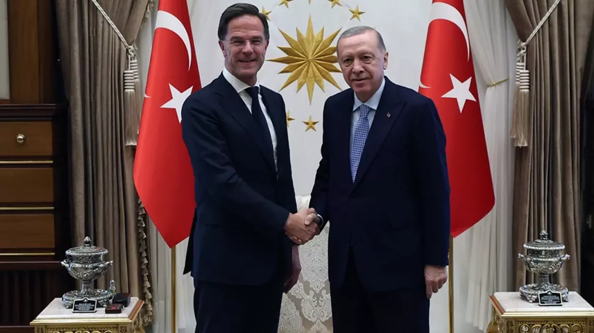 NATO lideri Rutte, Türkiye'yi ikna için gelmiş