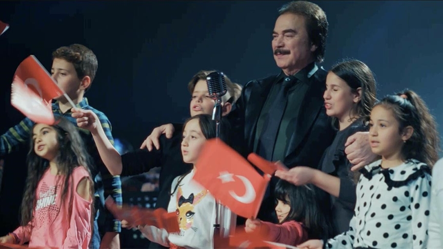 Orhan Gencebay'ın Cumhuriyetin 100. yılına armağanı  Canım Türkiye'm