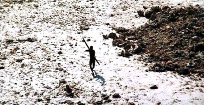 Ormanda pusuya yatıp yaklaşanı öldürüyorlar! İşte dünyanın en izole kabilesi: Sentinelese