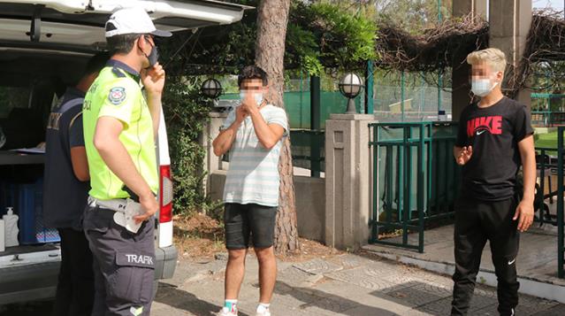 Polis, ikametlerinden 187 kilometre ötede bulunan gençlerin 'sigara' yalanına kanmadı