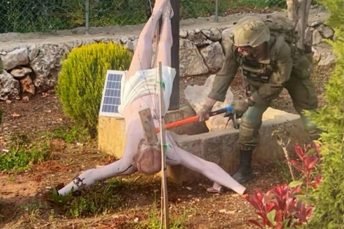 Polonya'dan İsrail askerinin skandal hareketine tepki: Kendi rehinelerini bile öldürdüler