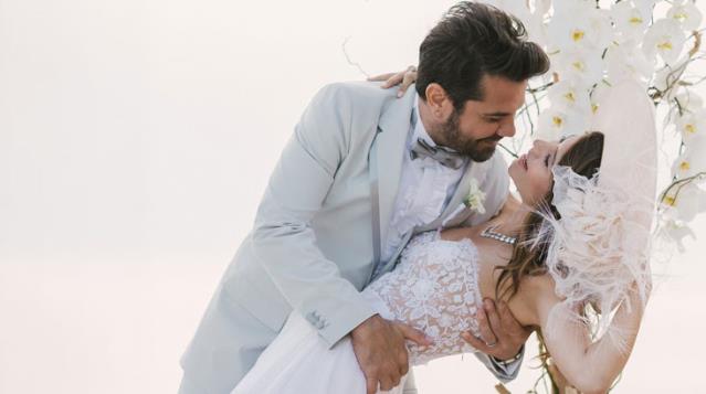 Romantik Kenan, Beren Saat'in doğum günü için şarkı yazdı!