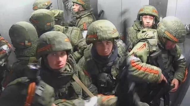 Rus askerleri bu kez kıskıvrak yakalandı! Ukrayna birlikleri tarafından asansörde sıkıştırıldılar