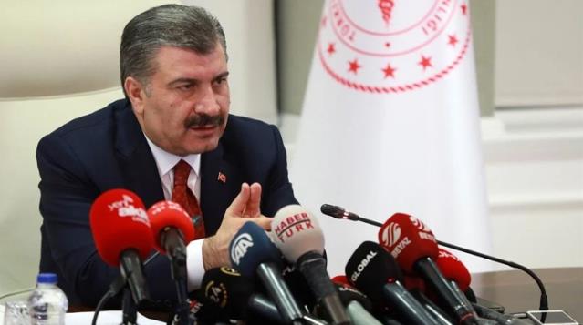 Sağlık Bakanı Fahrettin Koca: 10 gün içinde üç vakadan birinin Omicron olması sürpriz görünmüyor