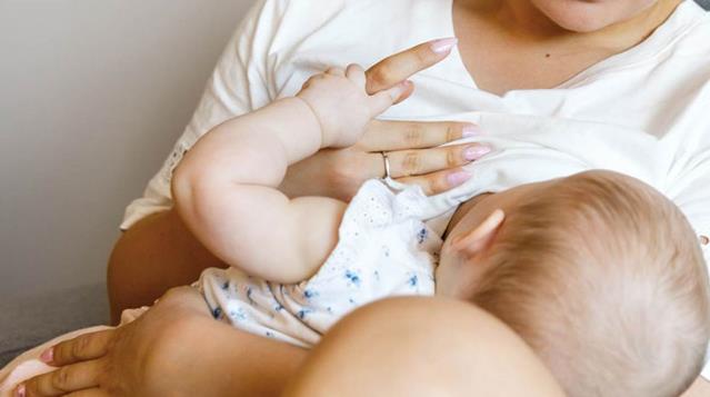 Şanlıurfa'da annesi emzirirken nefessiz kalan bebek hayatını kaybetti