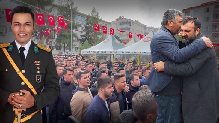 Şehit taziyesinde tüyleri diken diken eden anlar! Baba istedi, silah arkadaşları okudu