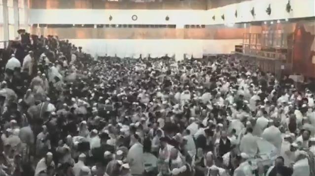 Sinagogda korku dolu anlar! Ayin sırasında tribün çöktü, en az 60 yaralı var