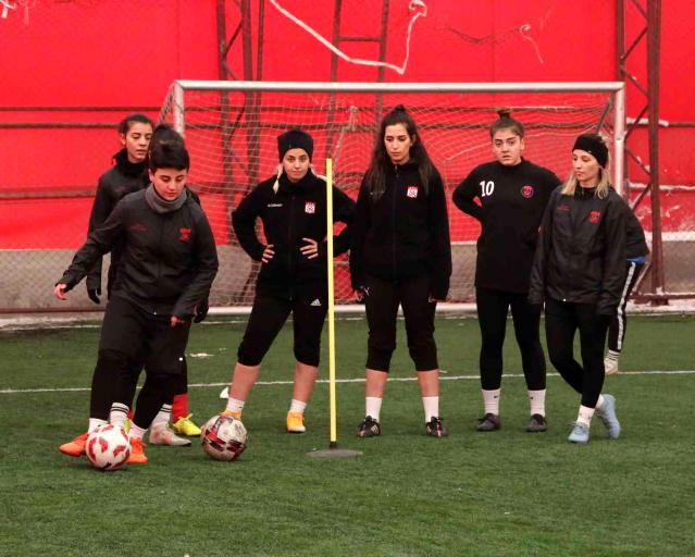 Sivasspor Kadın Futbol Takımı, galibiyete kilitlendi