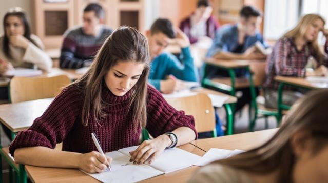 Liselerde yüz yüze sınavlar 3 Mayıs'a ertelendi