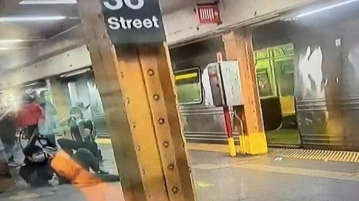 Son dakika... New York'ta metroda silahlı saldırı! Çok sayıda kişi vuruldu