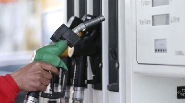 Son dakika: Savaş akaryakıtı da etkiledi! Benzin ve motorine büyük zam, fiyat 17 lirayı geçti