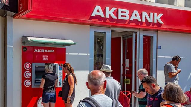 Sistemi çöken Akbank'tan açıklama: Sorun, ana bilgisayardaki arızadan kaynaklanıyor