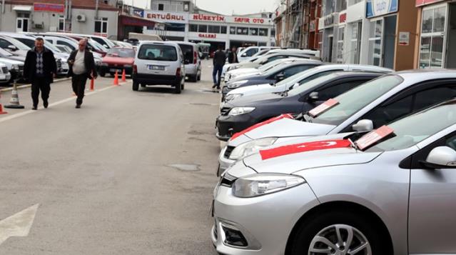 Stokçuluğa soyunan otomotivcilerin araçları fahiş fiyatlarla satmak için başvurdukları hileler ortaya çıktı
