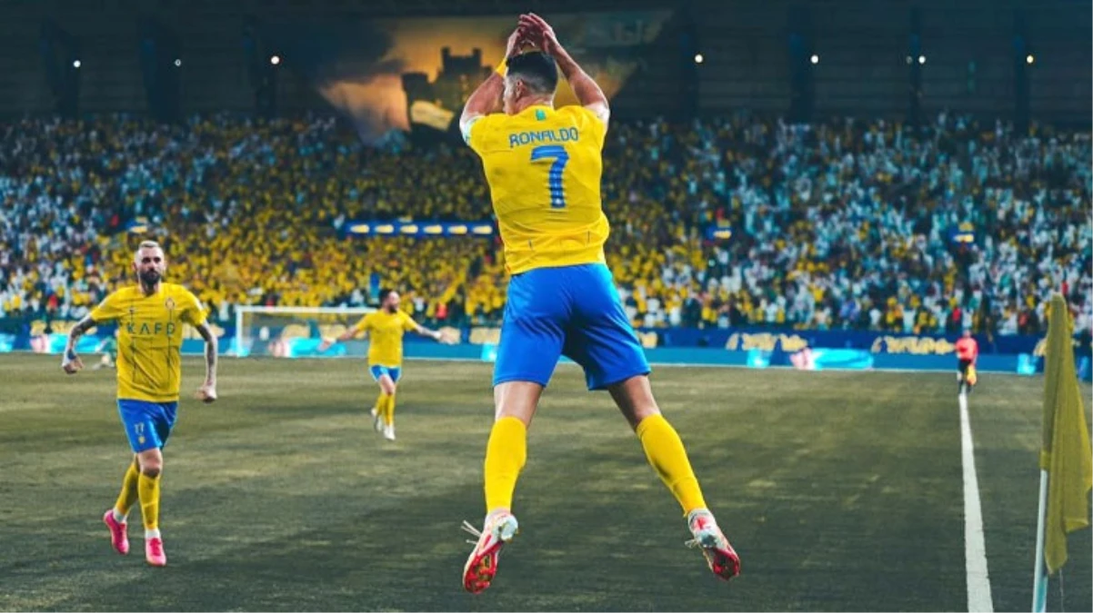 Suudi Arabistan'da 7 gollü çılgın maç! Ronaldo kendisine ''Yaşlandın'' diyenlere sahada cevap verdi
