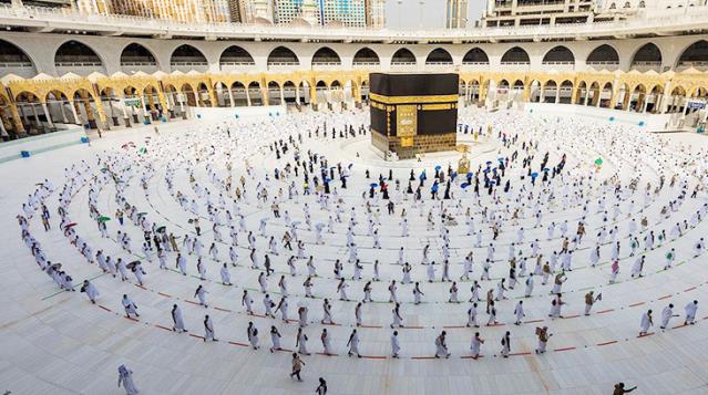 Suudi Arabistan'da Mescid-i Haram ve Mescid-i Nebevi, 17 Ekim'den itibaren tam kapasite ibadete açılıyor