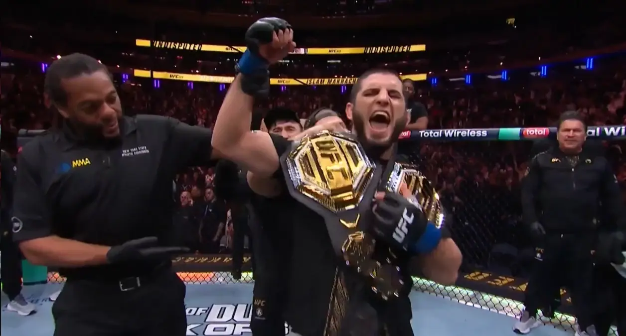 Tarihe geçti! Islam Makhachev'den çifte şampiyonluk