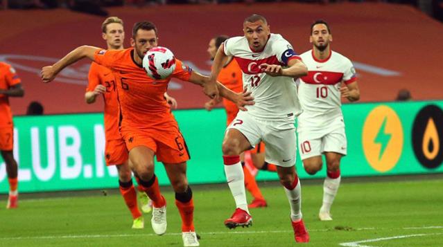 Tarihi hezimet! 2022 Dünya Kupası Elemeleri G Grubu 6. maçında Türkiye, deplasmanda Hollanda'ya 6-1 yenildi