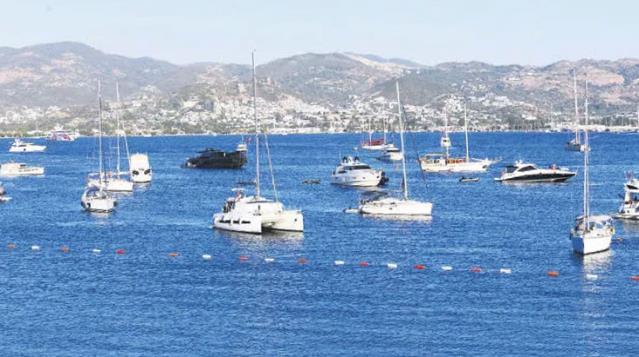 Tatilciler akın etti! Bodrum'da, karadan sonra deniz trafiği de kilitlendi
