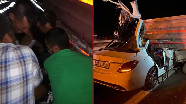 Tırın altına giren araçtaki polis memuru ve kardeşi hayatını kaybetti