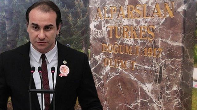 Türkeş'in oğlu, babasının ölüm yıl dönümünde kabir ziyaretine alınmadı: Böyle bir rezalet olmaz