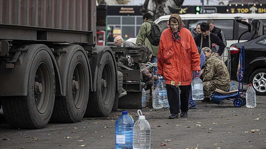 Ukrayna'nın Mıkolayiv kentinde aylardır içme suyu sıkıntısı yaşanıyor