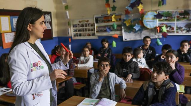 Veliler ve çocuklar merakla bekliyordu! Milli Eğitim Bakanlığı takvimi paylaştı, okullar 15 Kasım'da kapanıyor