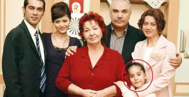 Yaprak Dökümü'nün Ayşe'si bir değişti pir değişti! Son hali görenleri büyülüyor