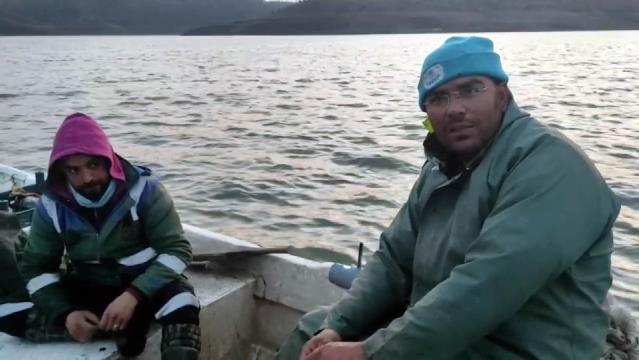Yozgat'ta ağ atan balıkçılar, oltalarına takılan domuza inanamadı
